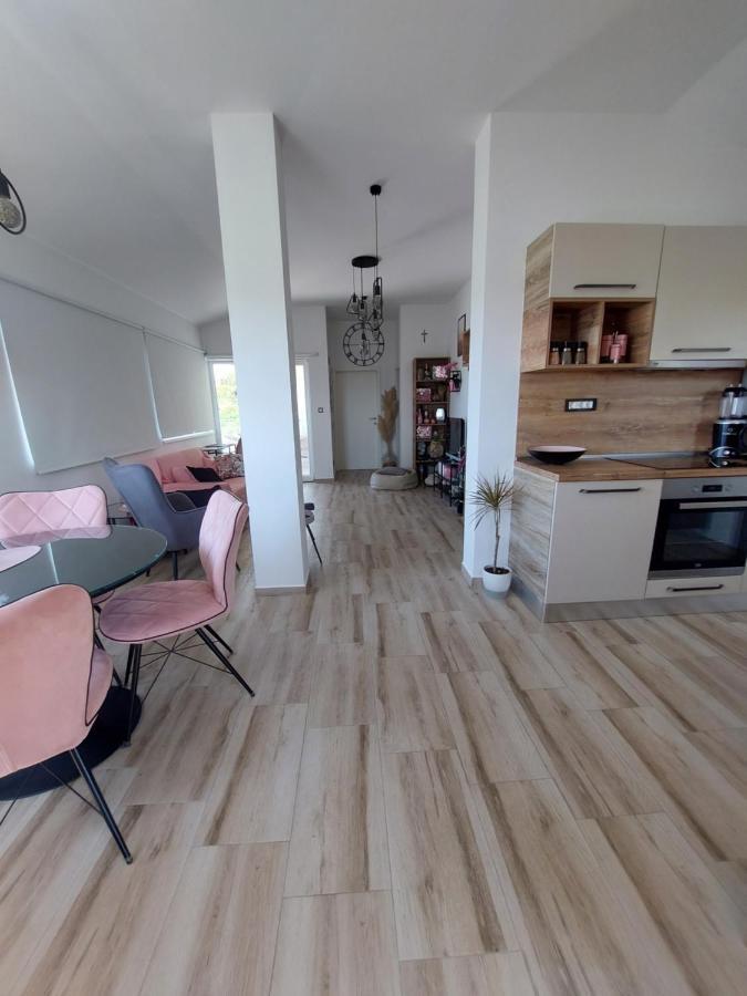Apartament Mia 2 *
